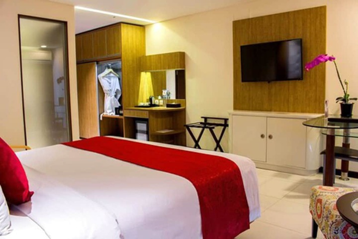 Room 17 of 30