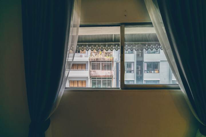 Room 20 of 28