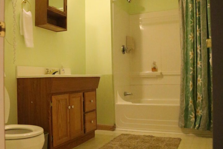 Room 120 of 165