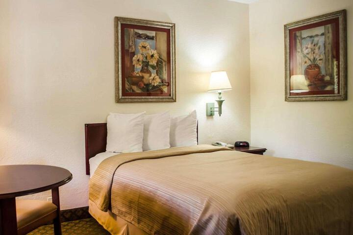 2 Double Beds (8 of 16)