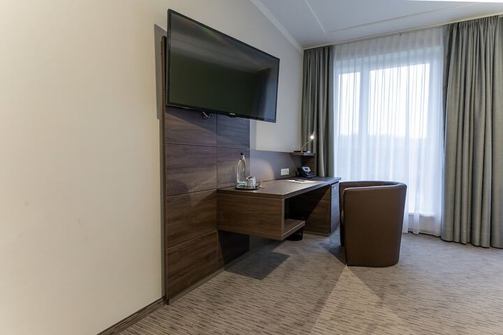 Room 30 of 63