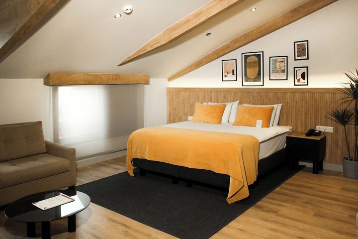 Room 48 of 81
