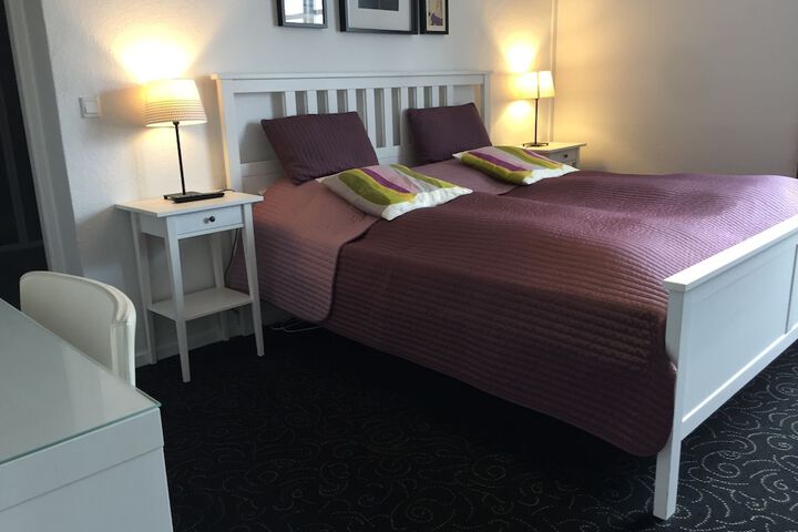 Room 4 of 30