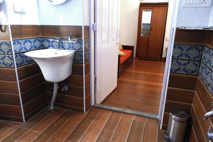 Room 12 of 24