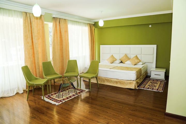 Room 13 of 48