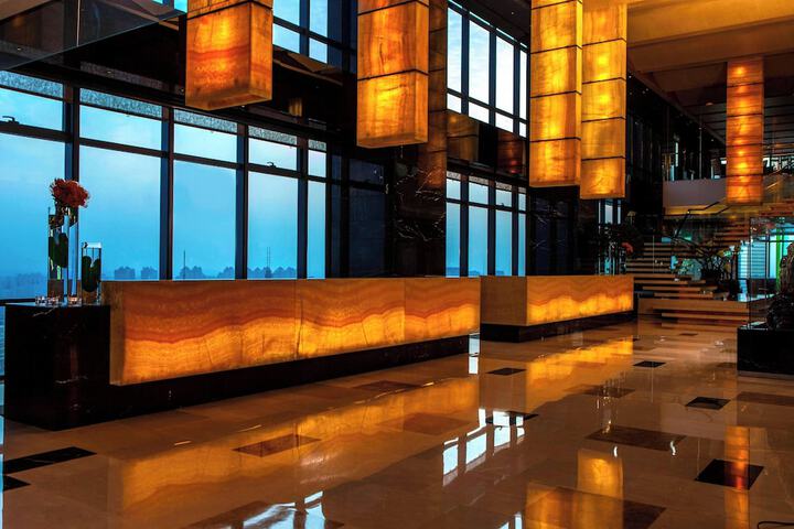 Entrance & Lobby