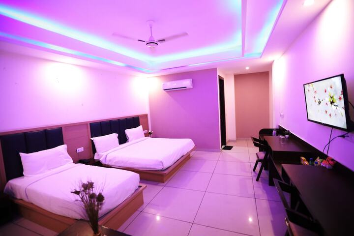 Room 17 of 24