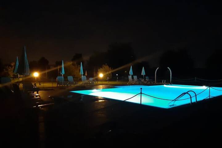 Pool 11 of 45