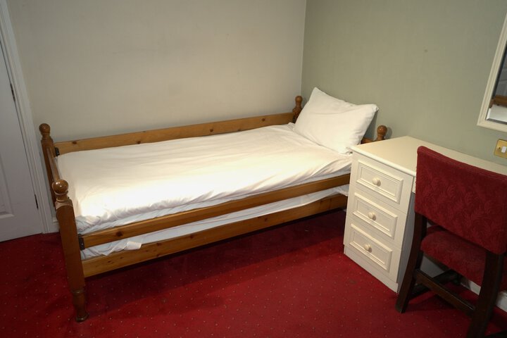 Room 13 of 68