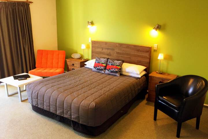 Room 8 of 42