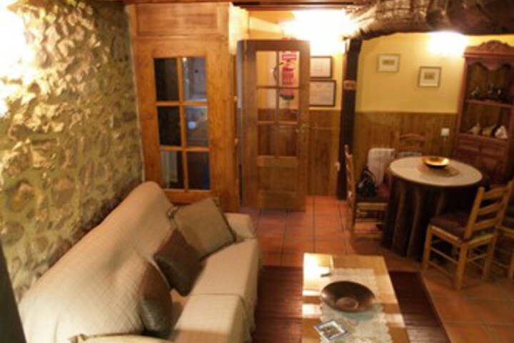 Room 12 of 27