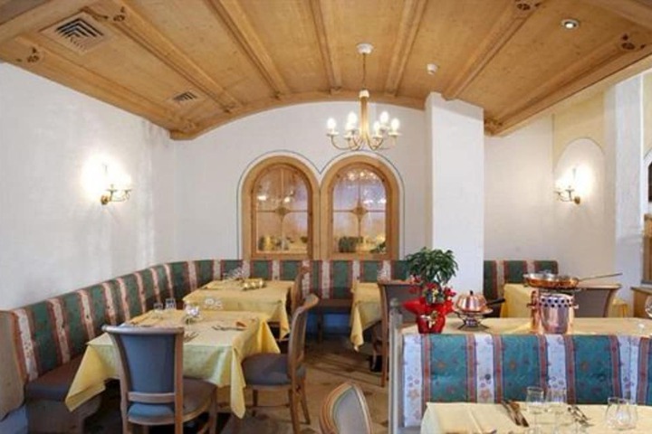 Dining Photos