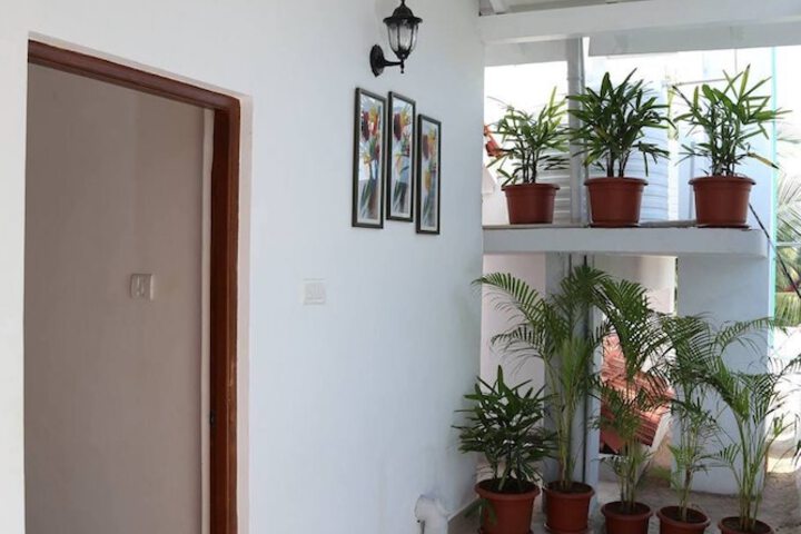 Room 6 of 30