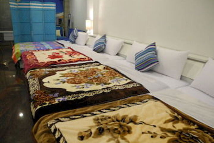 Room 10 of 43