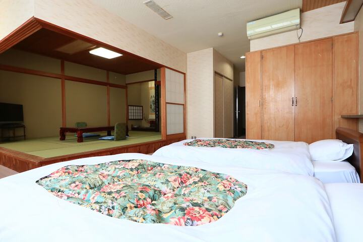 Room 17 of 51