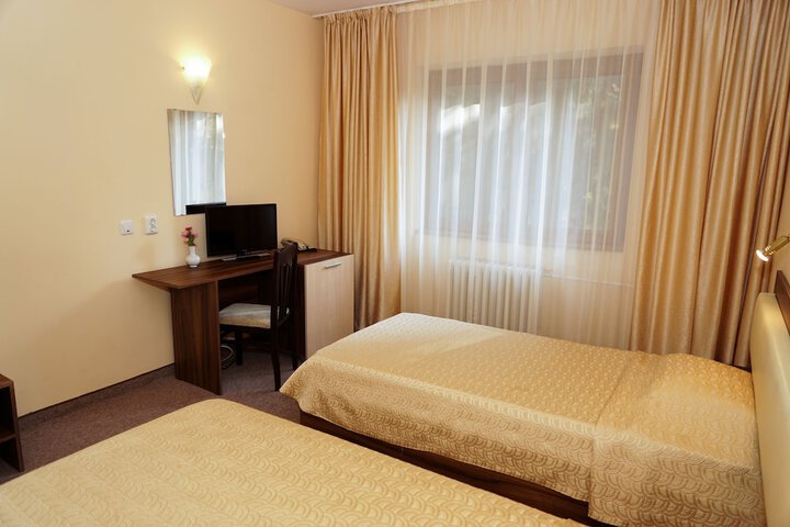 Room 6 of 36