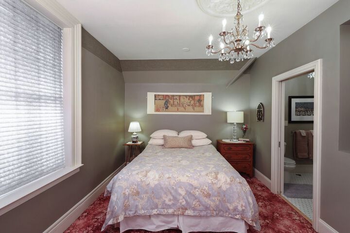 Room 30 of 58
