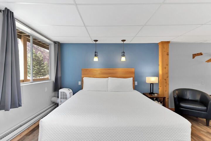 Room 52 of 108