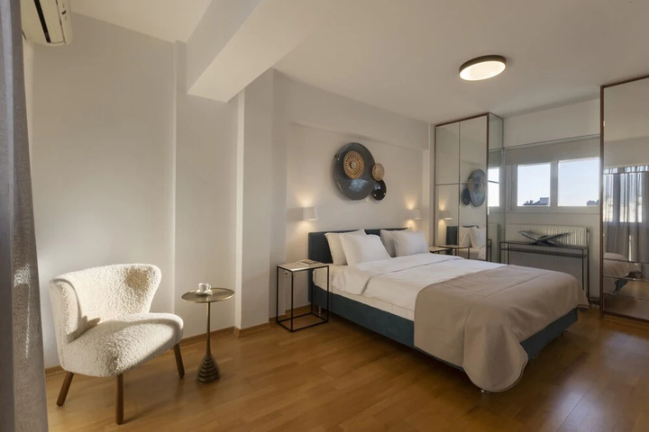 Room 5 of 13