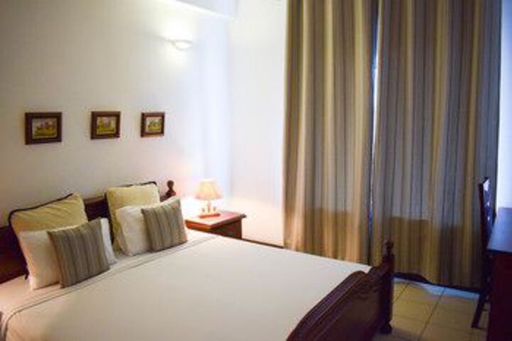 Room 9 of 24