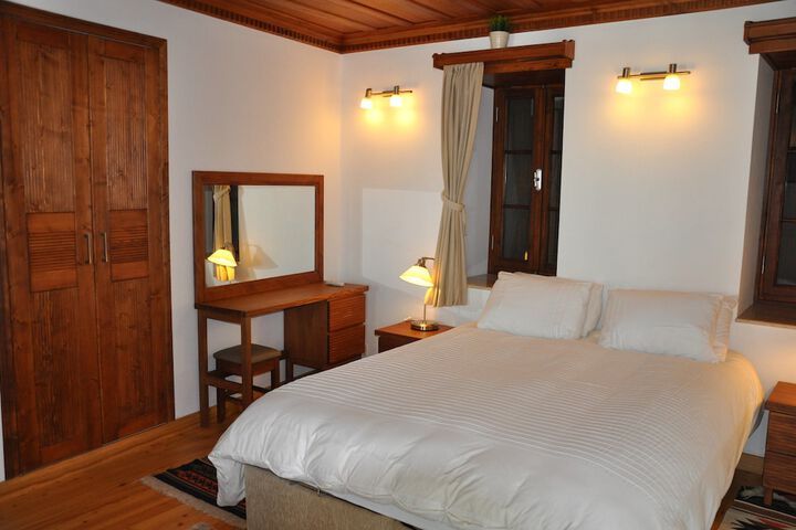 Room 4 of 19
