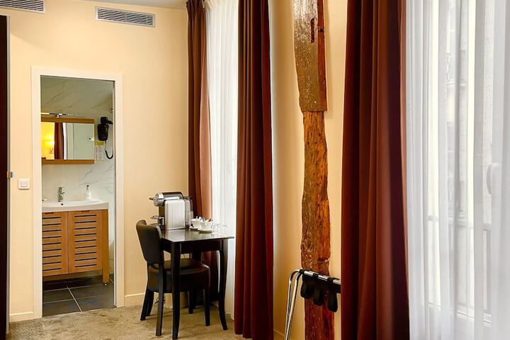 Room 15 of 62