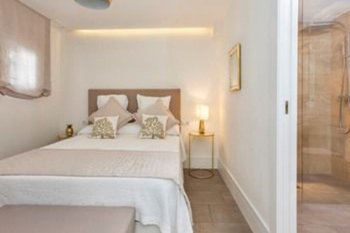 Room 8 of 21