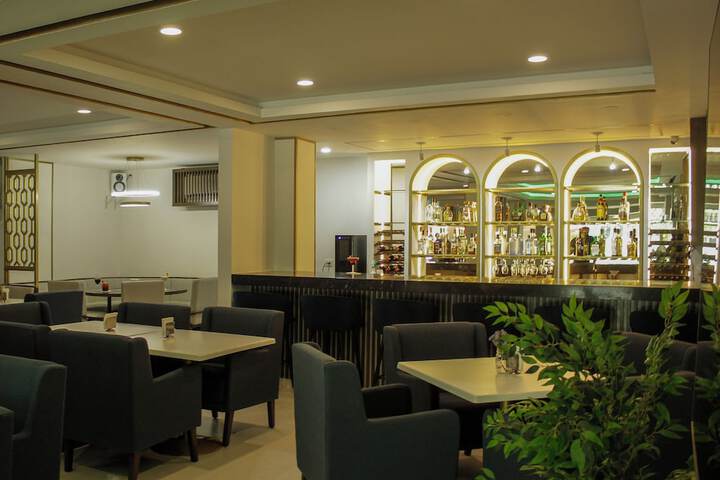 Dining Photos