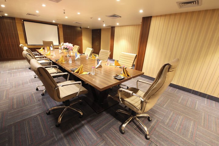 Business Center 64 of 82
