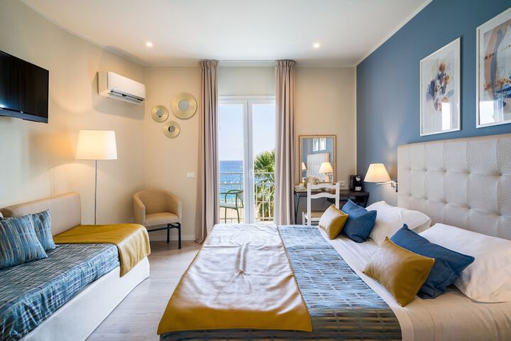 Room 45 of 172