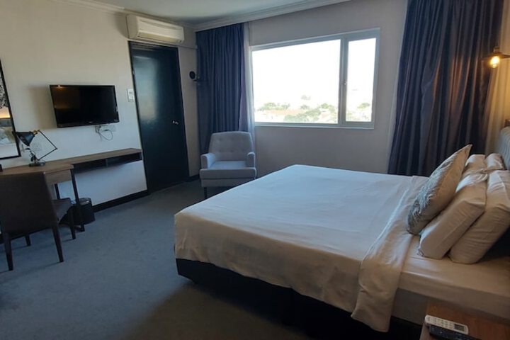 Room 52 of 97