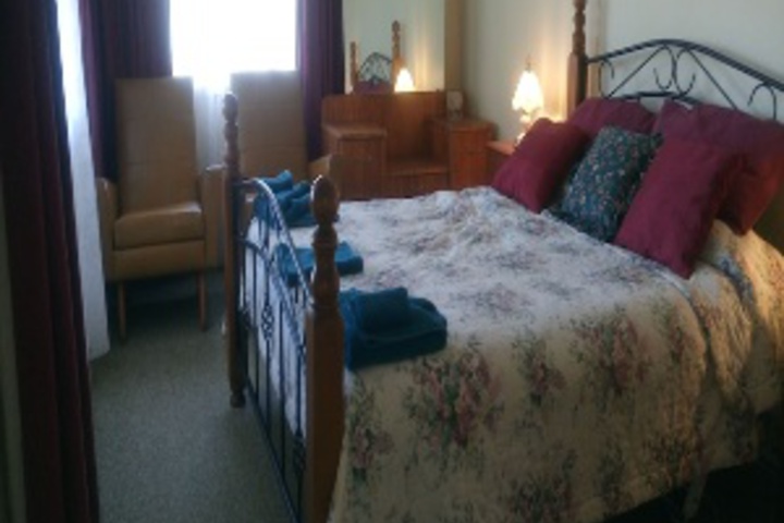 Room 332 of 407