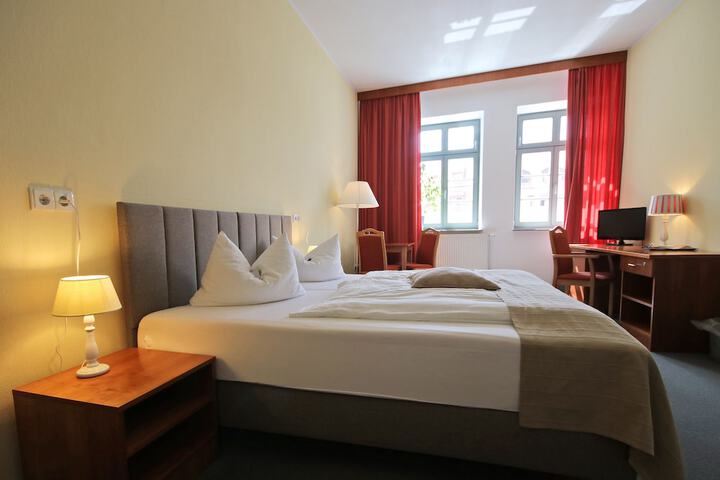 Room 8 of 36