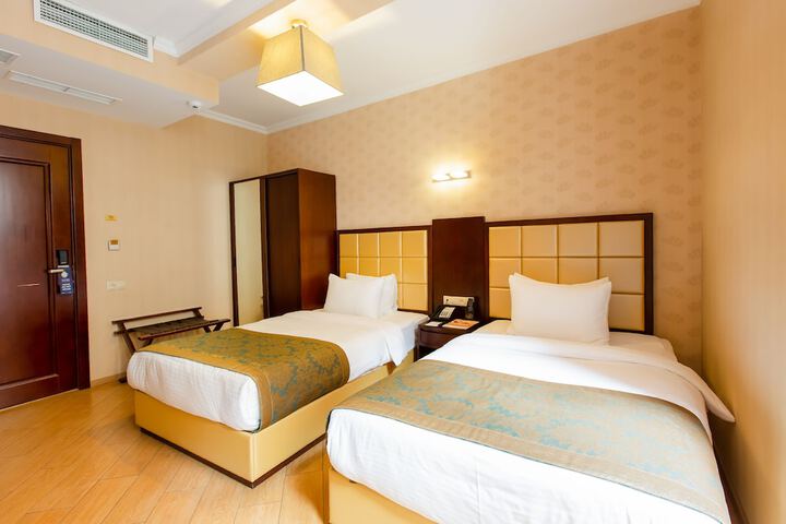 Room 21 of 80