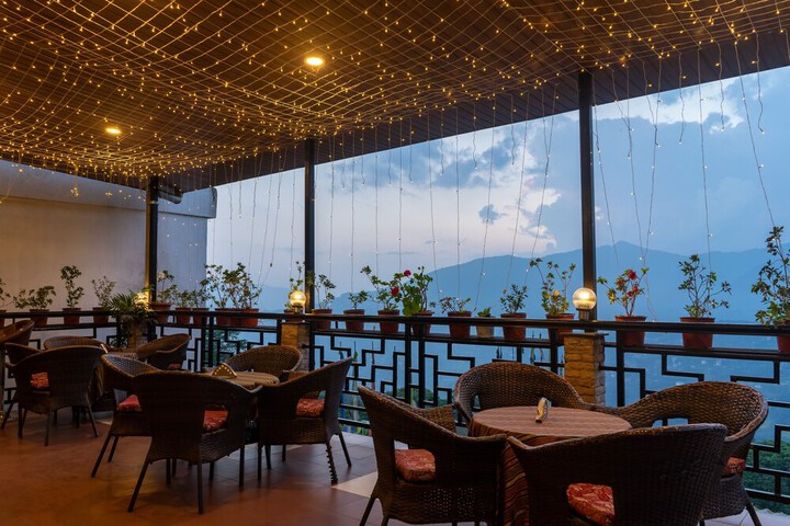 Dining 53 of 73