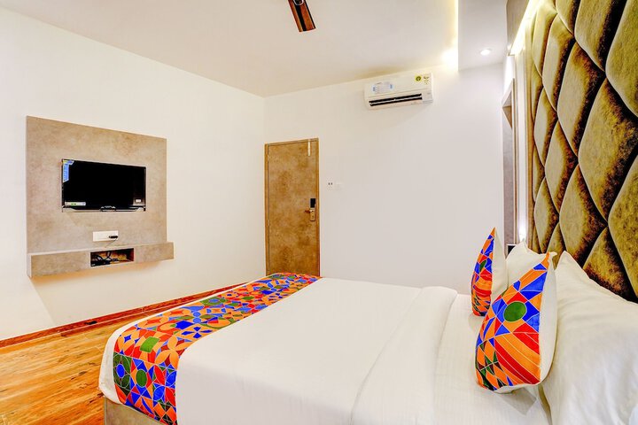 Room 5 of 33