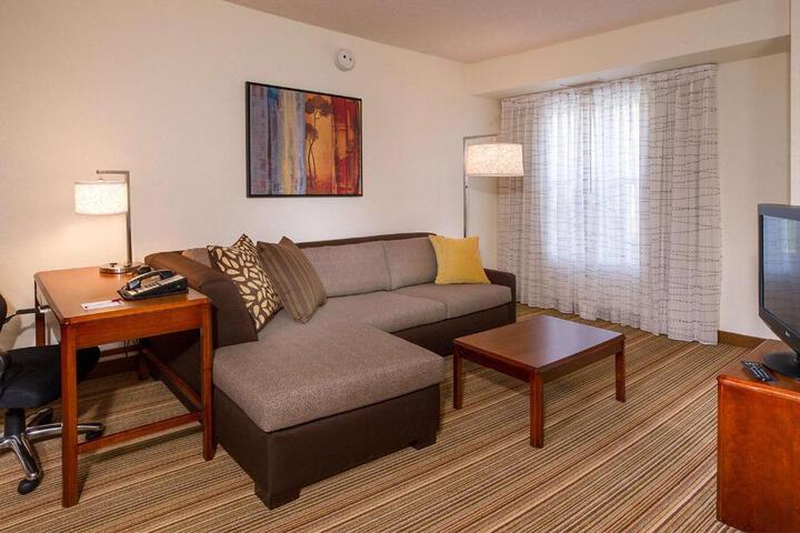 Deluxe Studio Queen Bed Sofa (1 of 12)
