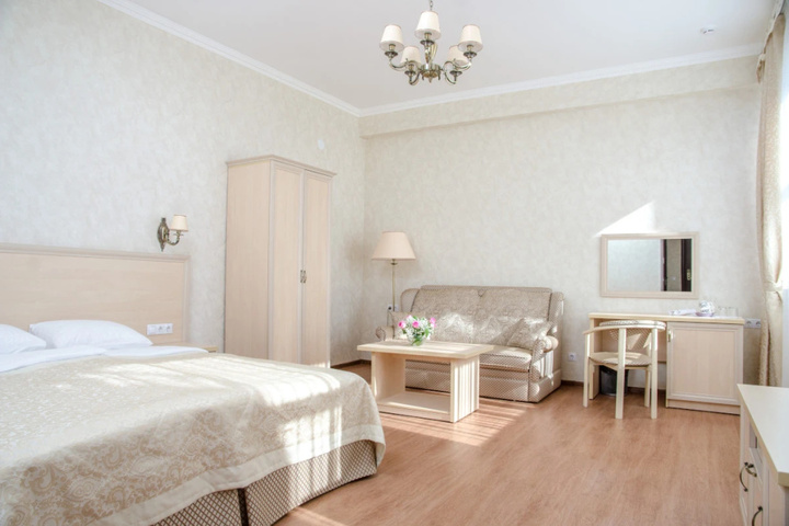 Room 9 of 28