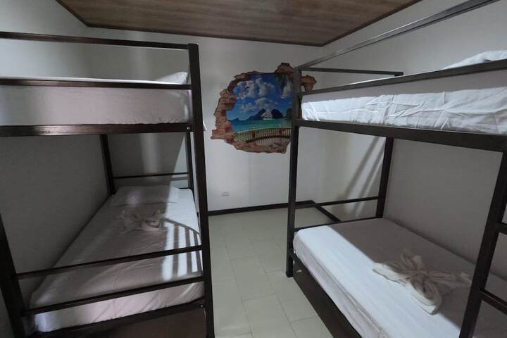 Room 2 of 10