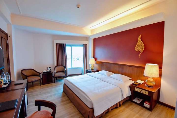 Room 5 of 91