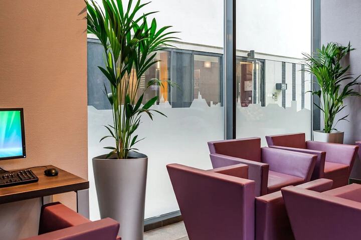 Guest Lobby