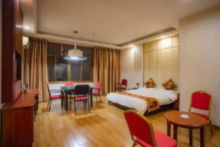 Room 5 of 7