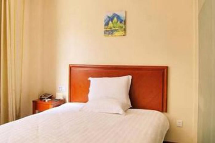 Room 14 of 26