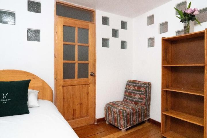 Room 16 of 40