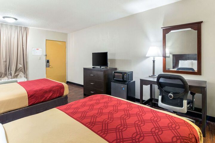 2 Double Beds (2 of 8)