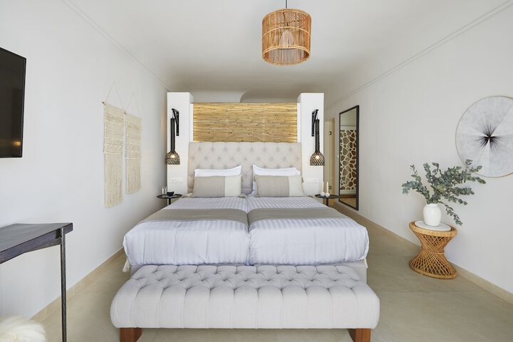 Room 26 of 295