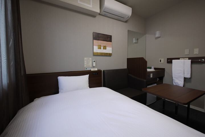 Room 3 of 19