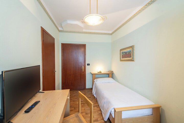 Room 7 of 85