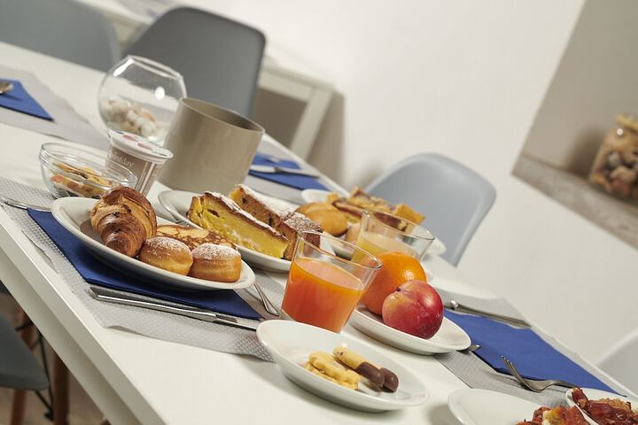 Breakfast/Coffee Service 42 of 55