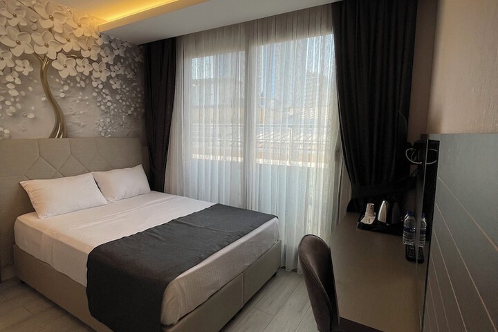 Room 4 of 22